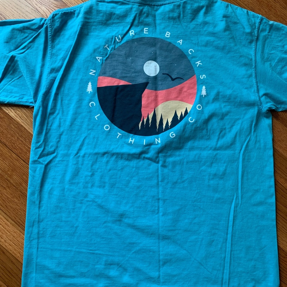 Nature backs graphic t shirt